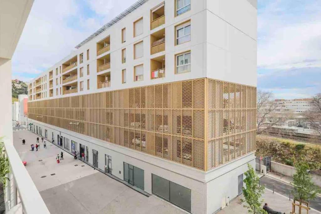 Moderne Luxueux Parking Ac Cote De La Appartement *